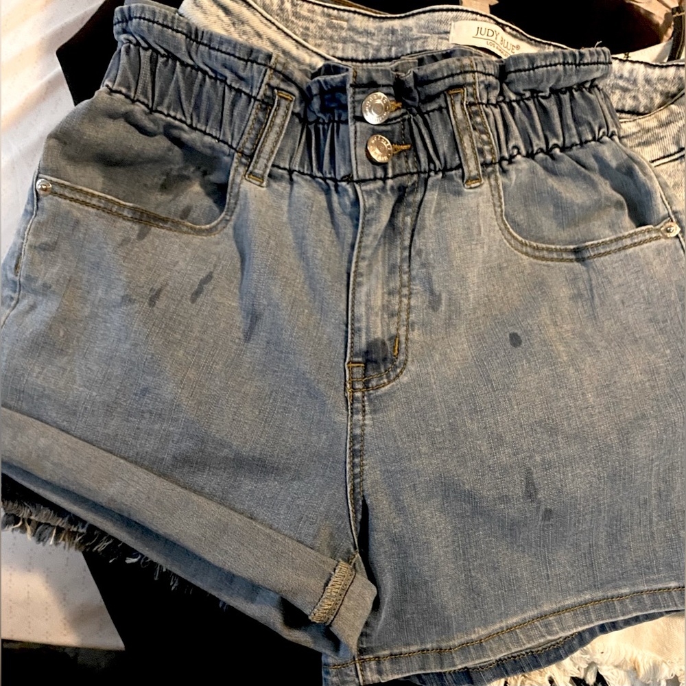 Judy Blues| High rise scrunch waist denim shorts